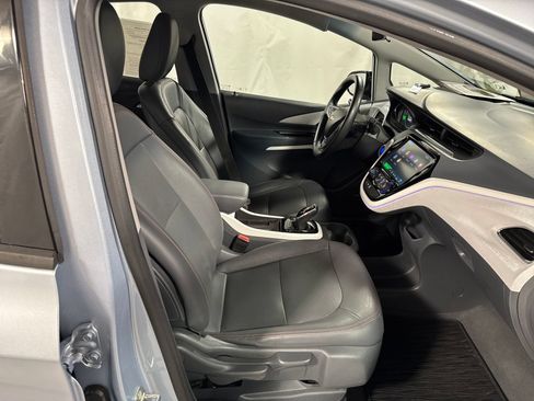 Used 2018 Chevrolet Bolt Premier w/ Driver Confidence II Package FWD image 27