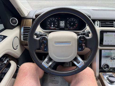 Used 2018 Land Rover Range Rover HSE image 18