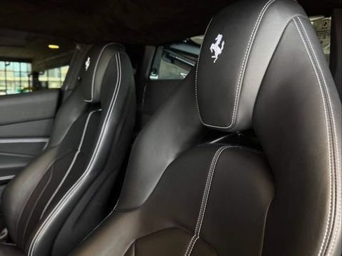 Used 2021 Ferrari F8 Tributo RWD image 31