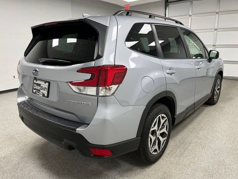 Used 2022 Subaru Forester Premium AWD/4WD image 10