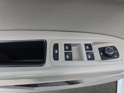 Used 2018 Volkswagen Atlas SE image 32