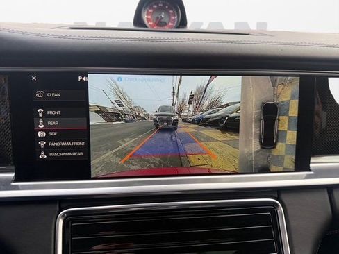 Used 2018 Porsche Panamera 4S image 18
