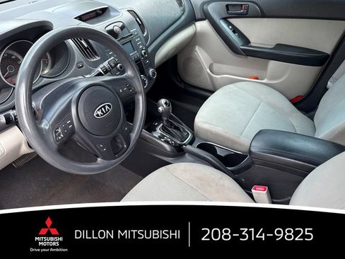 Used 2011 Kia Forte EX FWD image 11