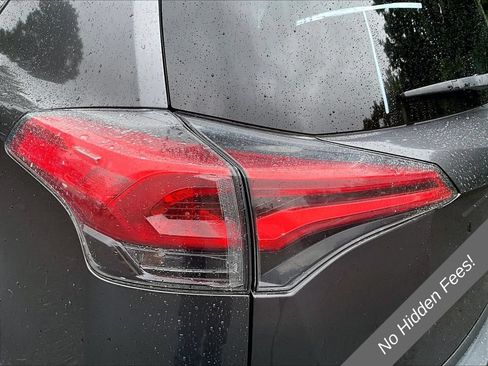 Used 2016 Toyota RAV4 LE AWD/4WD image 24