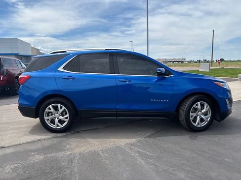 Certified 2019 Chevrolet Equinox LT w/ Sun & Navigation Package FWD image 2