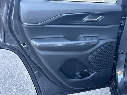 New 2025 Jeep Grand Cherokee Altitude image 20