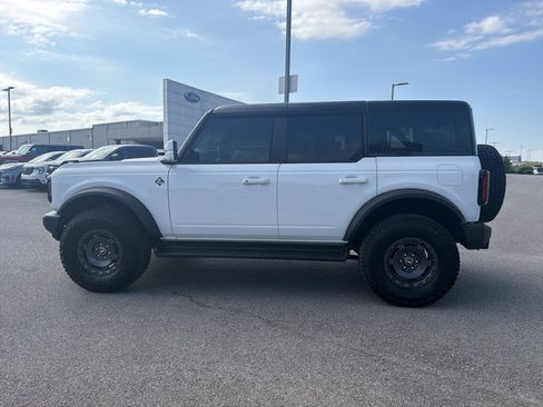 Certified 2025 Ford Bronco Outer Banks w/ Sasquatch Package AWD/4WD image 8