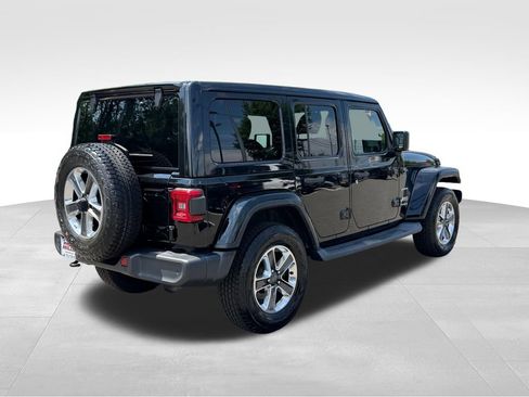 Used 2019 Jeep Wrangler Unlimited Sahara AWD/4WD image 9