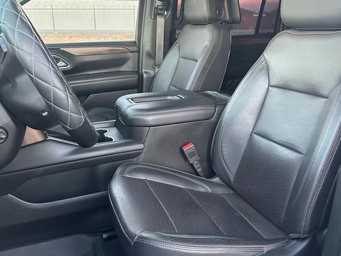 Used 2021 Chevrolet Suburban High Country w/ Premium Package image 16