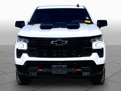 Used 2024 Chevrolet Silverado 1500 LT Trail Boss w/ Convenience Package II AWD/4WD image 4