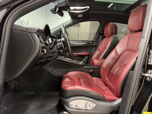 Used 2022 Porsche Macan S AWD/4WD image 8