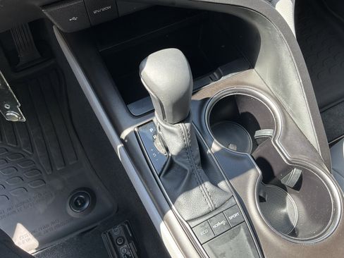 Used 2024 Toyota Camry SE image 30