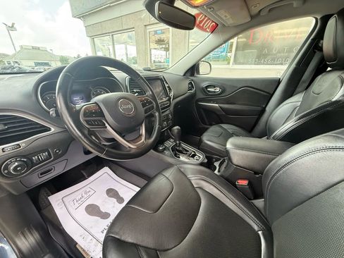 Used 2019 Jeep Cherokee Limited image 11