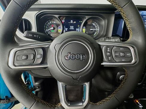 Used 2024 Jeep Wrangler Unlimited Sahara w/ Technology Group image 13