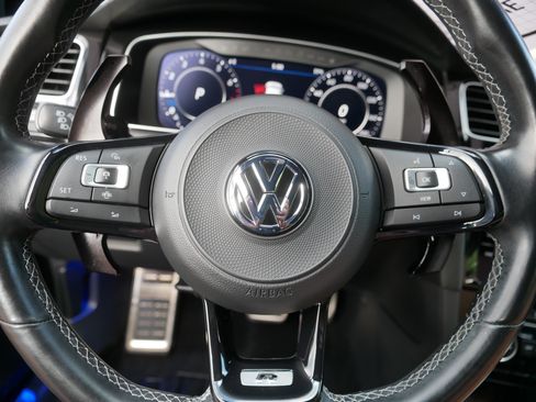 Used 2019 Volkswagen Golf R 4-Door AWD/4WD image 25
