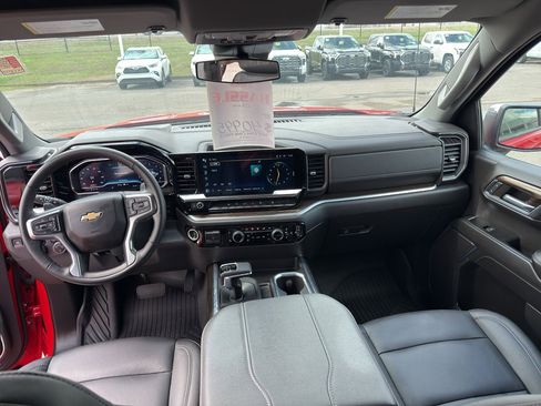 Used 2024 Chevrolet Silverado 1500 LT image 14