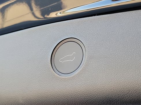 Used 2023 Tesla Model 3 Standard Range image 10