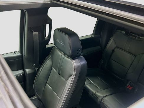 Used 2021 Chevrolet Silverado 2500 High Country image 23