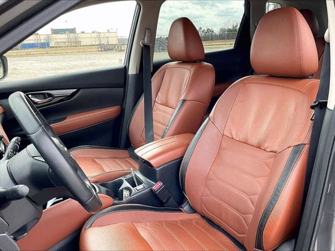 Certified 2019 Nissan Rogue SL w/ Premium Package image 8