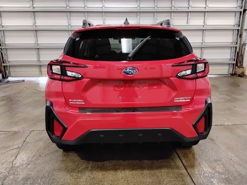 Used 2024 Subaru Crosstrek 2.0i Premium w/ Crosstrek Mirror Package AWD/4WD image 8
