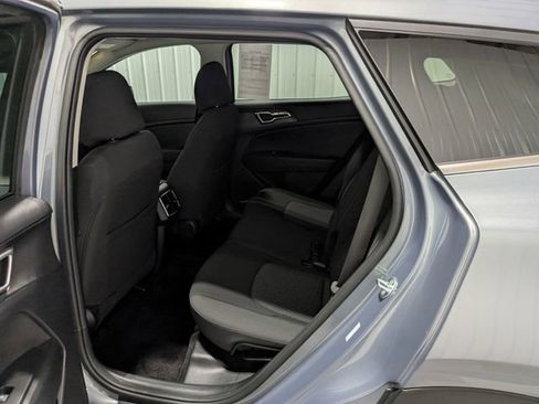 Used 2025 Kia Sportage LX image 9