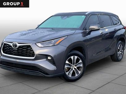 Used 2022 Toyota Highlander XLE