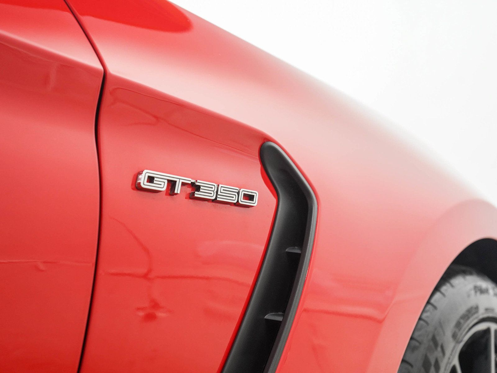 Used 2017 Ford Mustang Shelby GT350 w/ Convenience Package RWD image 12