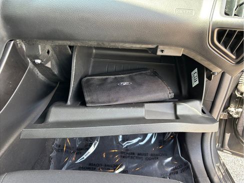 Used 2017 Ford Focus SE FWD image 32