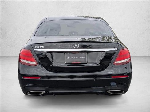 Used 2018 Mercedes-Benz E 300 image 7