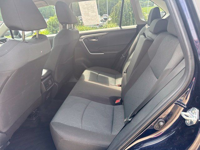Used 2025 Toyota RAV4 XLE AWD/4WD image 25