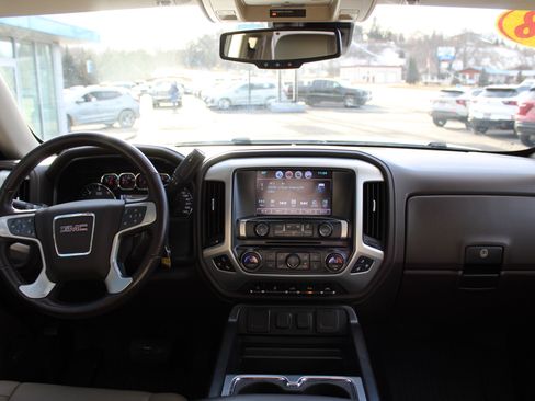 Used 2018 GMC Sierra 1500 SLT image 16