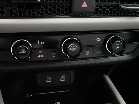 Certified 2026 Honda HR-V LX image 23