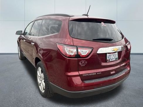 Used 2017 Chevrolet Traverse LT w/ Style and Technology Package image 2