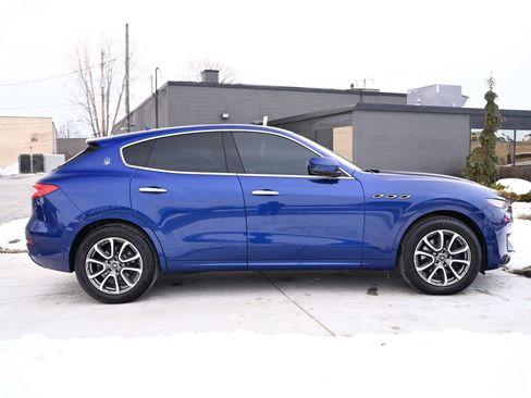 Used 2020 Maserati Levante image 4