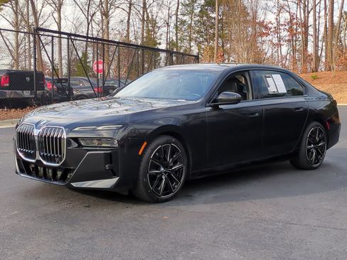 Certified 2023 BMW 740i w/ Parking Assistance Package image 5