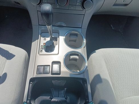 Used 2010 Toyota Highlander 2WD image 21