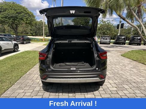 Used 2024 Chevrolet Trax LT FWD image 28