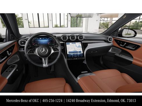 Used 2025 Mercedes-Benz C 300 4MATIC Sedan image 3