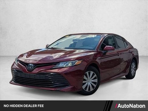 Used 2019 Toyota Camry LE w/ Sunroof Package FWD image 1