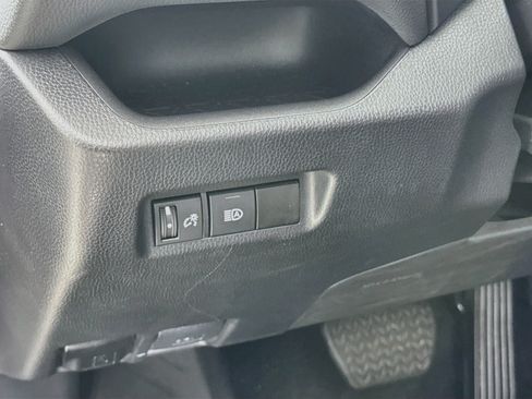 Used 2025 Toyota RAV4 XLE FWD image 10