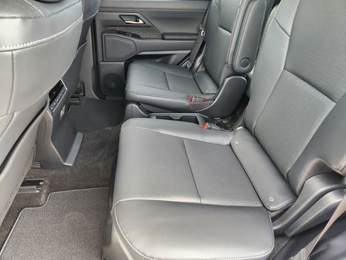 Certified 2025 Lexus GX 550 image 36