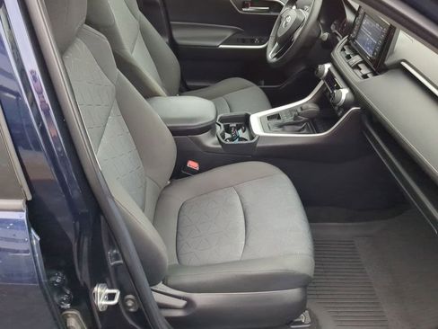 Used 2021 Toyota RAV4 XLE image 17