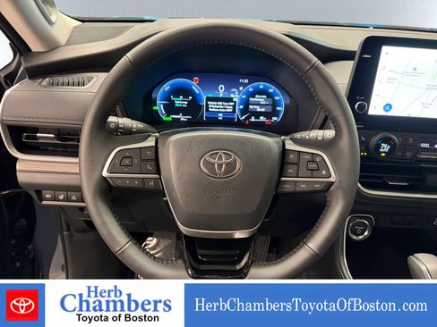 Used 2026 Toyota Grand Highlander AWD Hybrid image 18