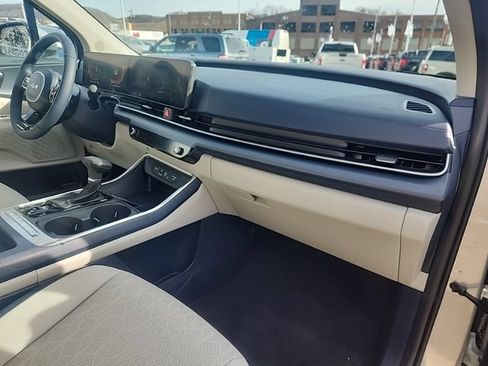 New 2026 Kia Carnival EX FWD image 14