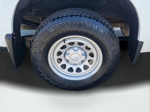 Used 2024 Chevrolet Silverado 1500 W/T w/ WT Value Package AWD/4WD image 9