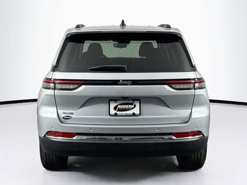 Used 2022 Jeep Grand Cherokee Limited 4xe image 10