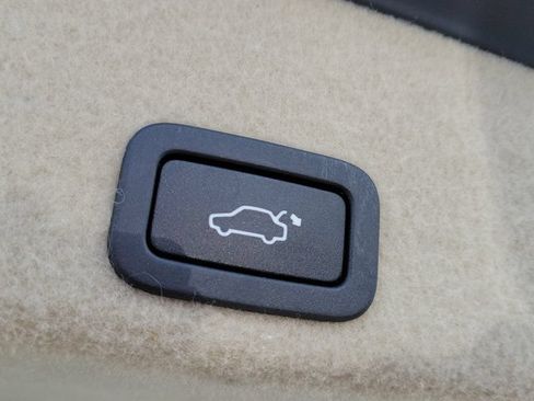 Used 2016 Volvo XC60 T5 Premier w/ Proximity Package FWD image 9