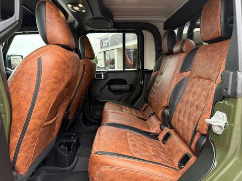 Used 2023 Jeep Gladiator Sport AWD/4WD image 36