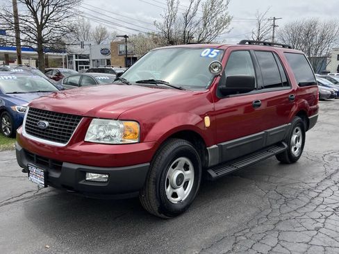 Used 2005 Ford Expedition XLT image 1