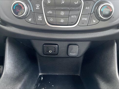 Used 2020 Chevrolet Traverse LT w/ LPO, Blackout Package AWD/4WD image 32